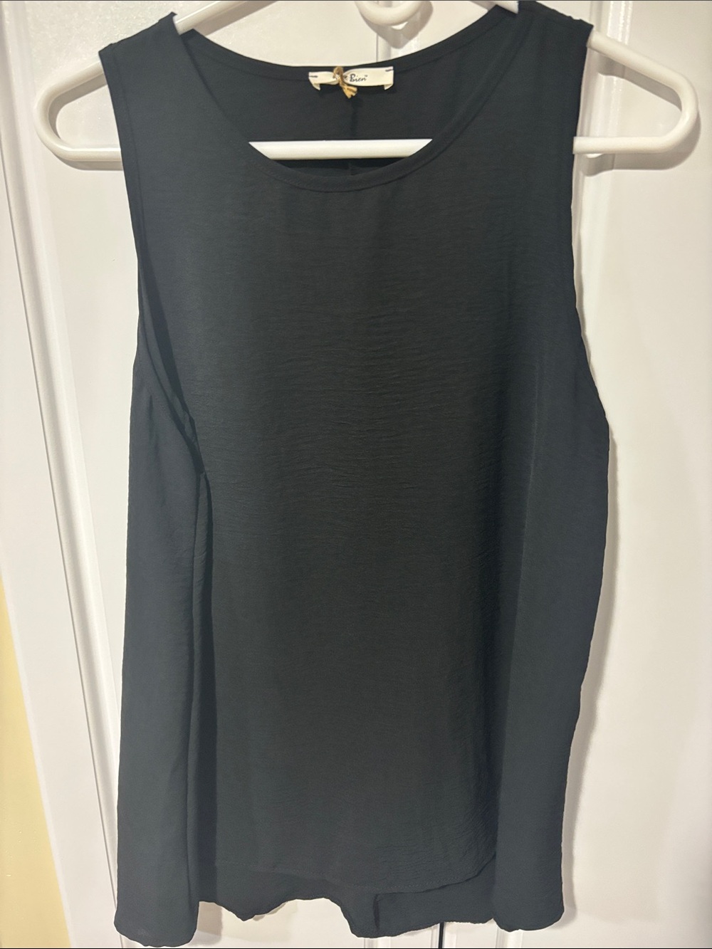 Tres Bien Black Sleeveless Tank Top